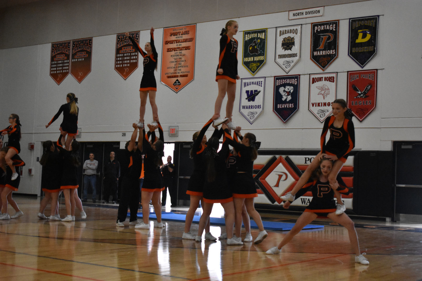 Cheerleader pyramids